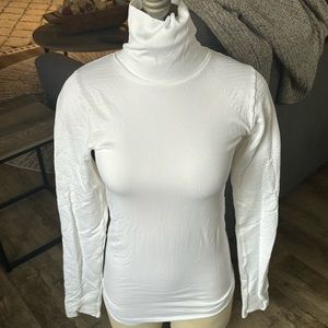 NWOT Athleta turtleneck